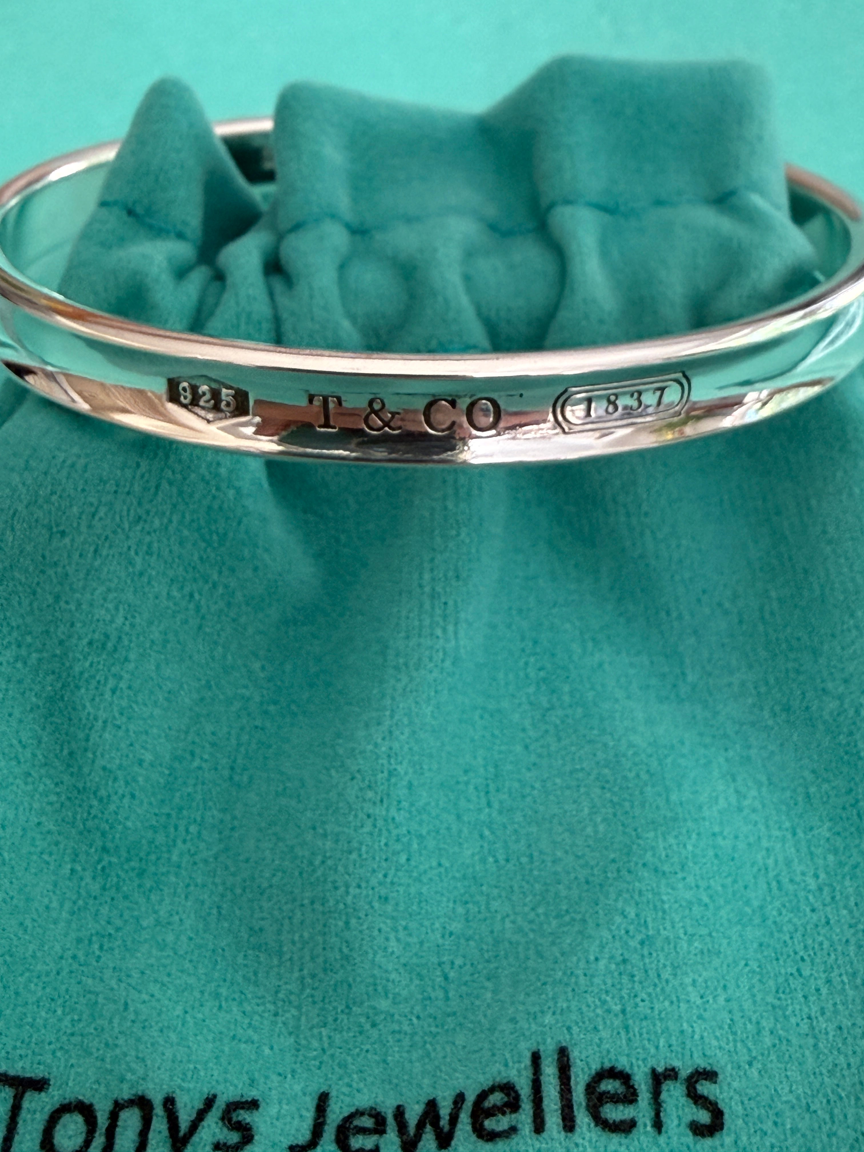 Tiffany & Co. Sterling Silver 1837 Oval Concave Bangle 18cm internal